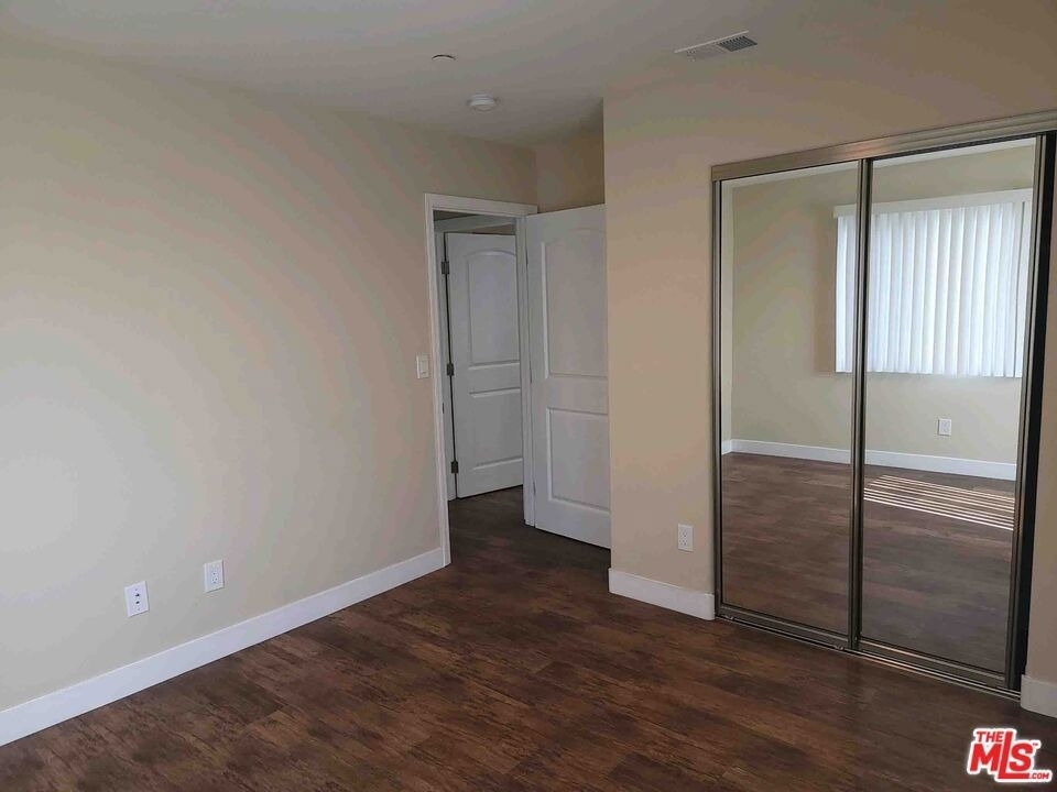 1334 W 62 - Photo 8
