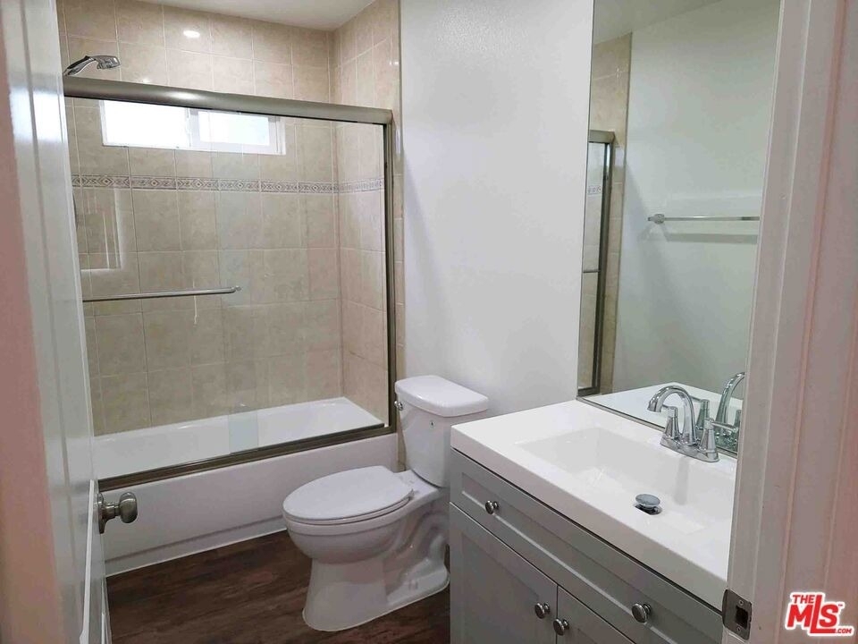 1334 W 62 - Photo 16