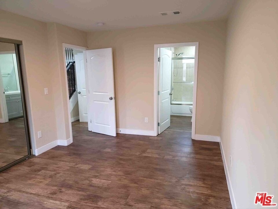 1334 W 62 - Photo 11