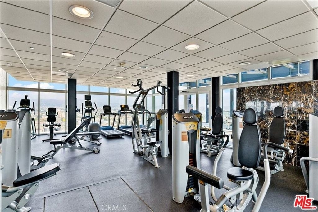 3810 Wilshire Blvd - Photo 2