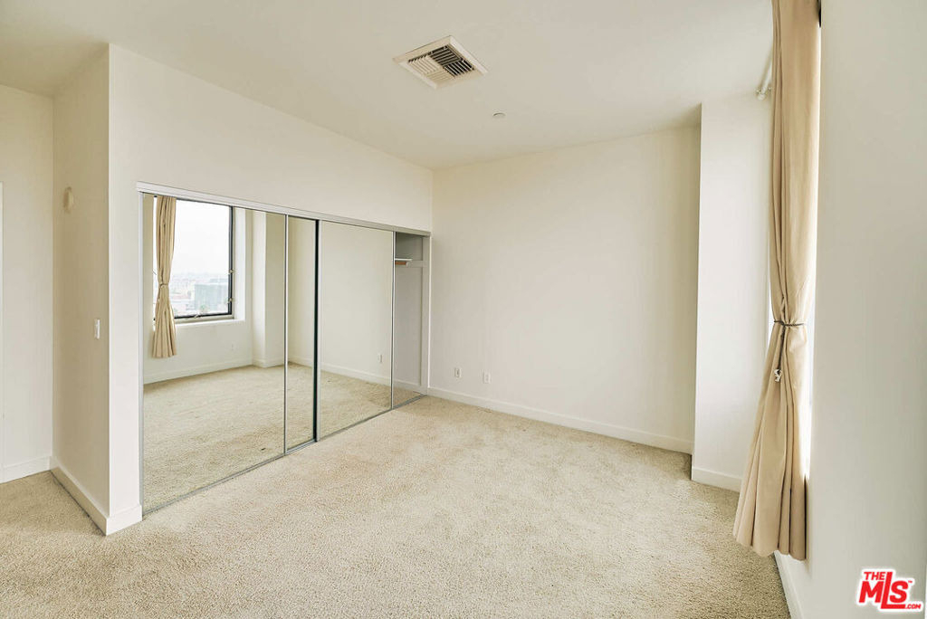 3810 Wilshire Blvd - Photo 14