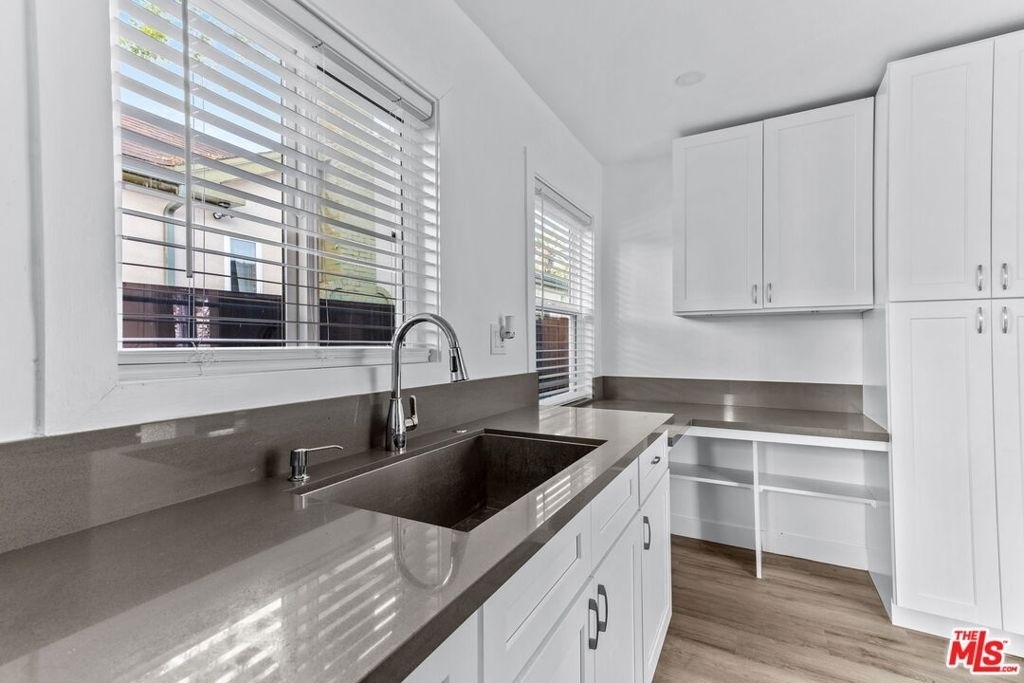 1244 N Genesee - Photo 1