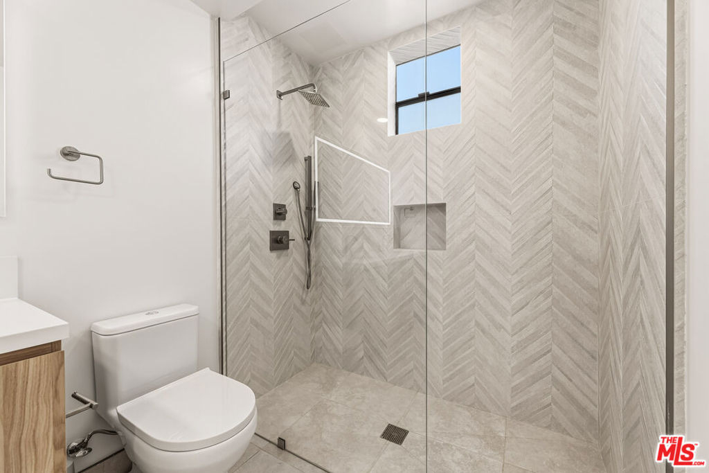 3659 1/2 Regal Pl, Los Angeles, Ca 90068, Usa - Photo 25