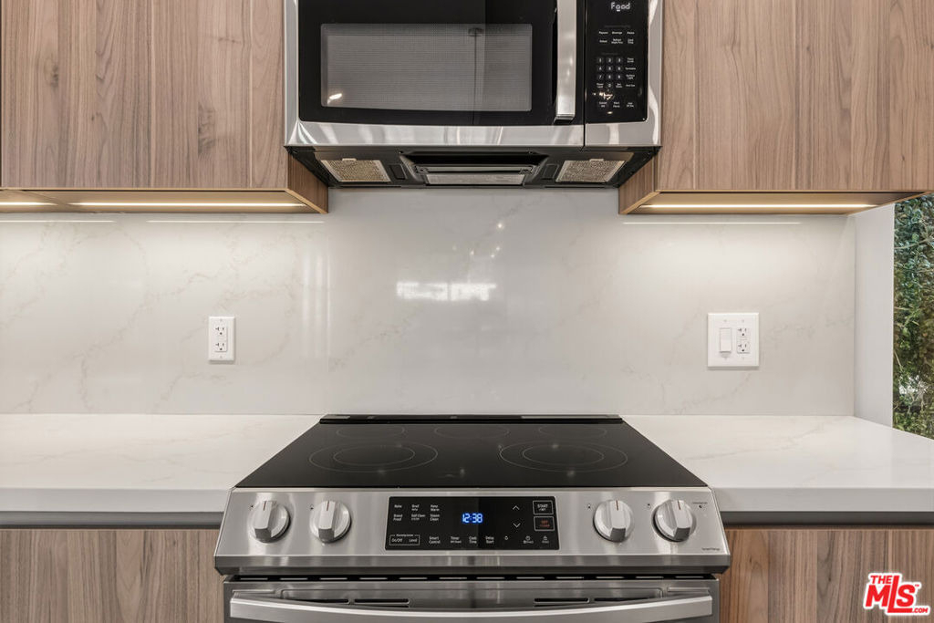 3659 1/2 Regal Pl, Los Angeles, Ca 90068, Usa - Photo 13