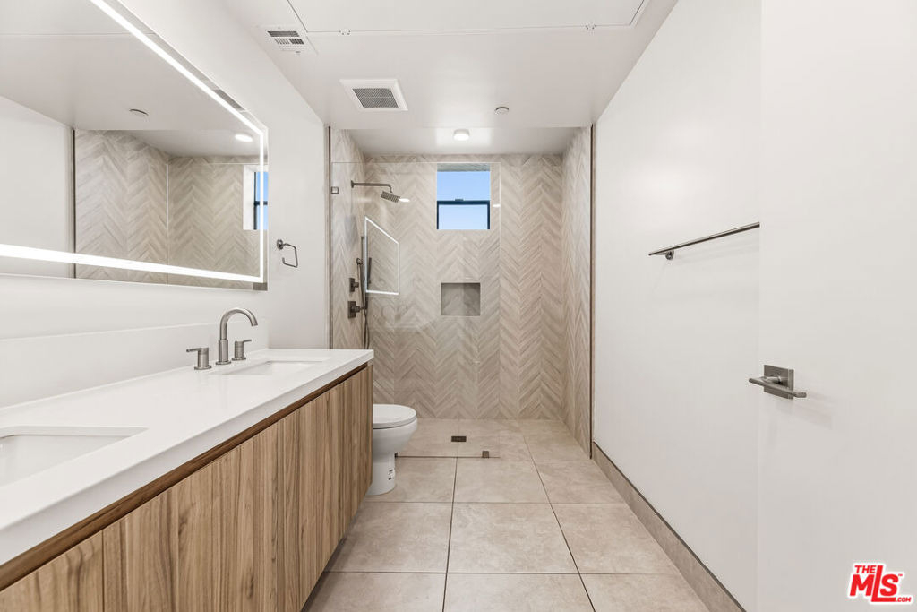 3659 1/2 Regal Pl, Los Angeles, Ca 90068, Usa - Photo 23