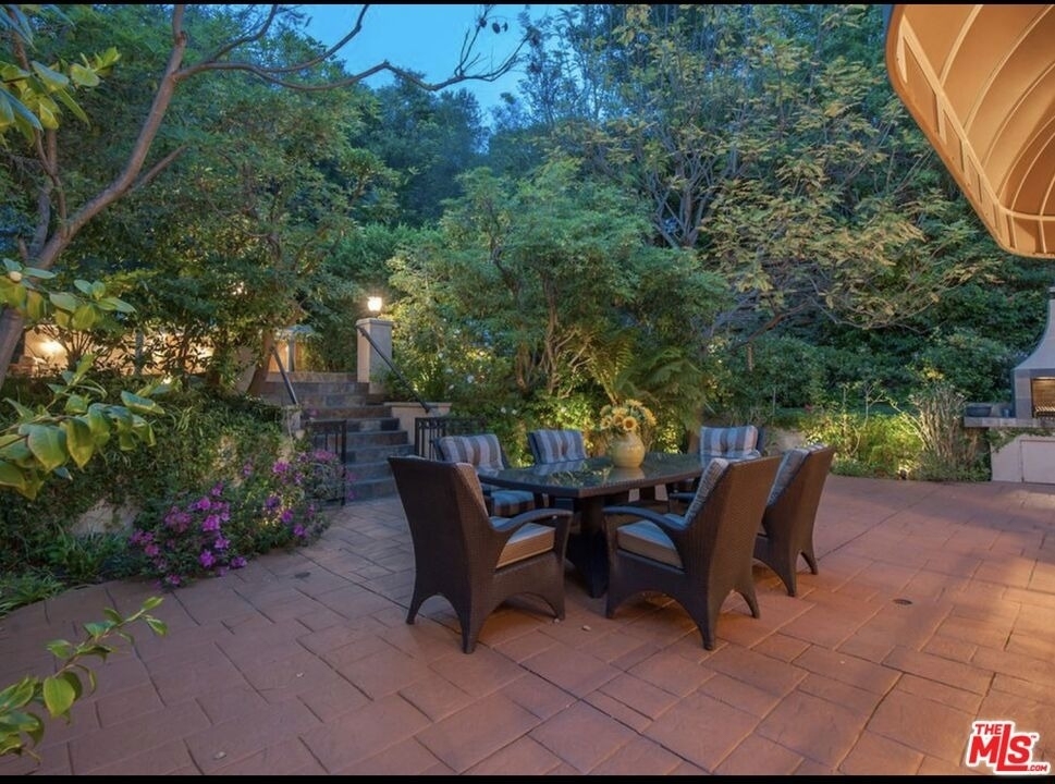 898 N Bundy Drive - Photo 4