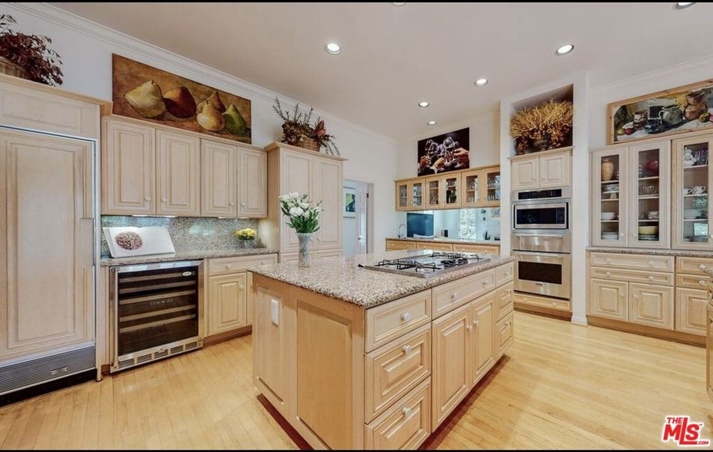 898 N Bundy Drive - Photo 8