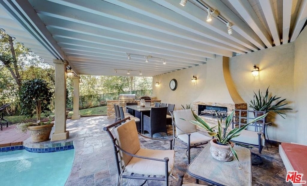 898 N Bundy Drive - Photo 19
