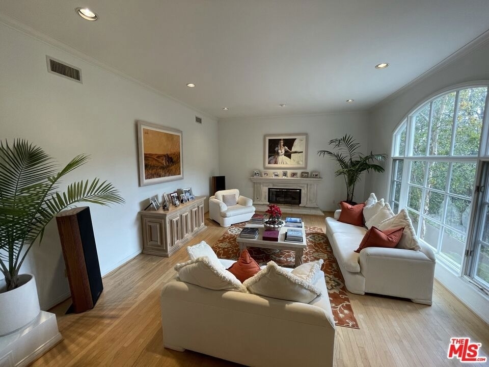 898 N Bundy Drive - Photo 16