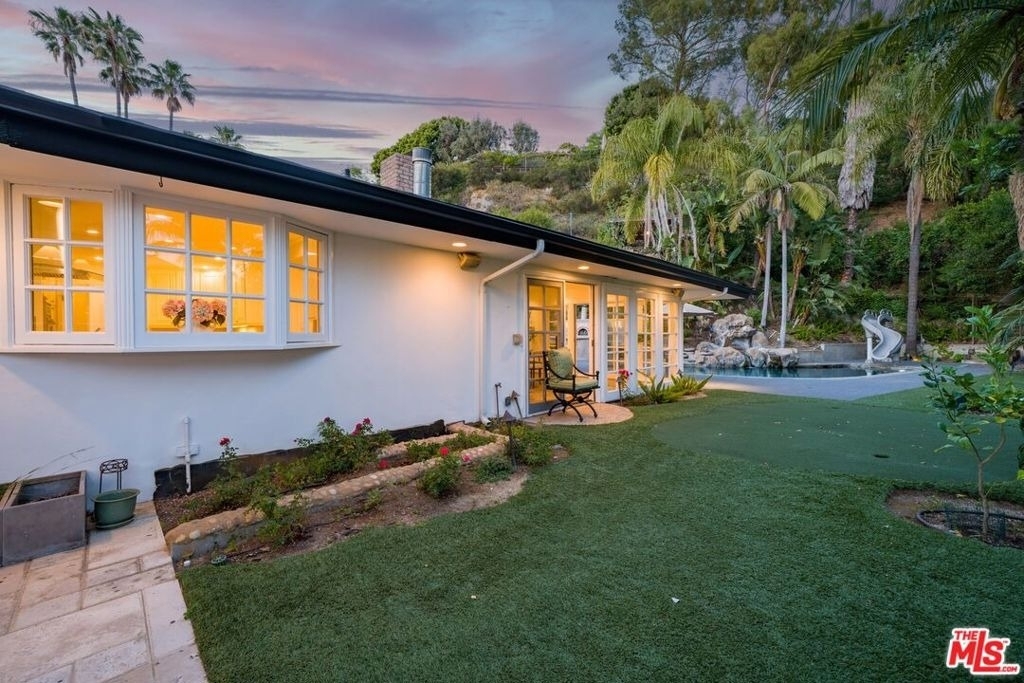 9023 Alto Cedro Drive - Photo 3