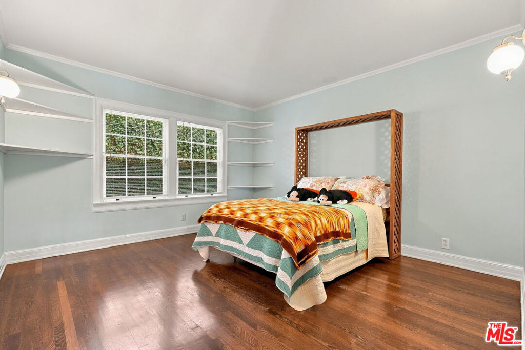 343 N Bronson Avenue - Photo 24