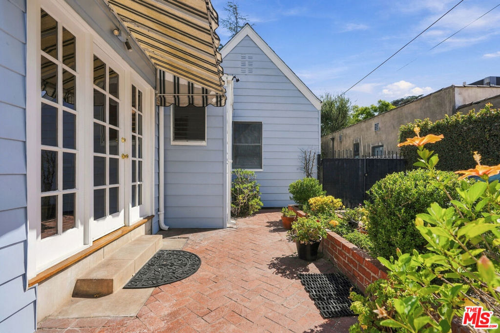 343 N Bronson Avenue - Photo 46