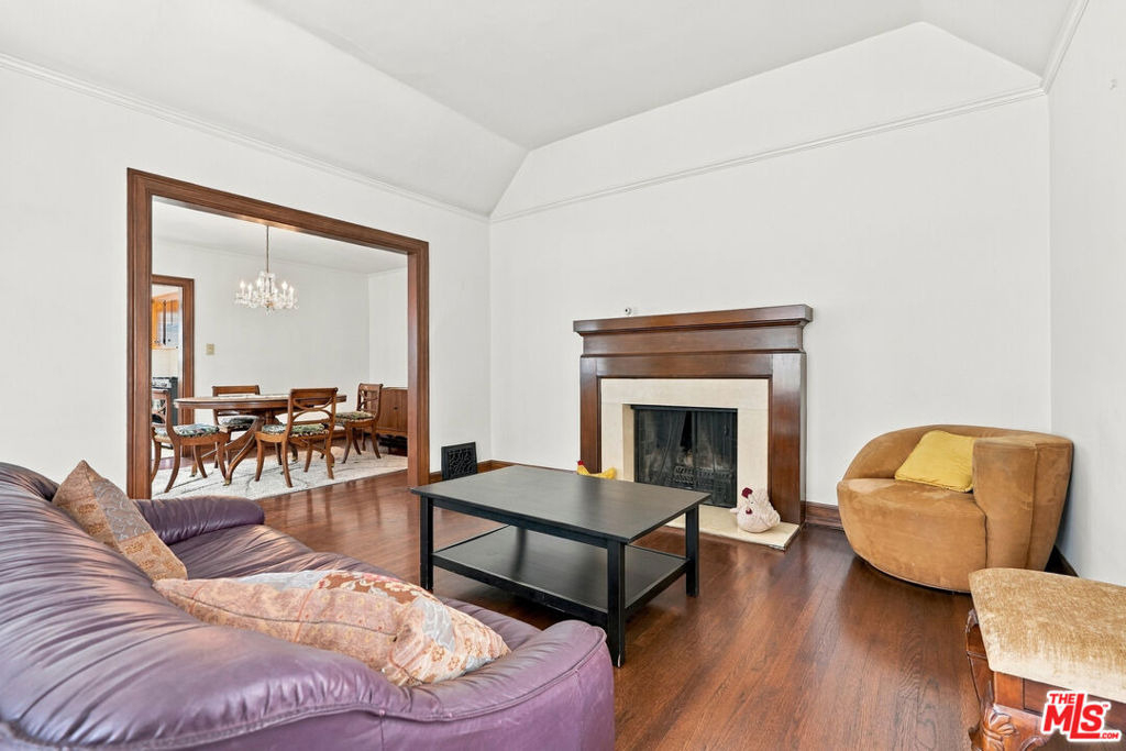 343 N Bronson Avenue - Photo 8