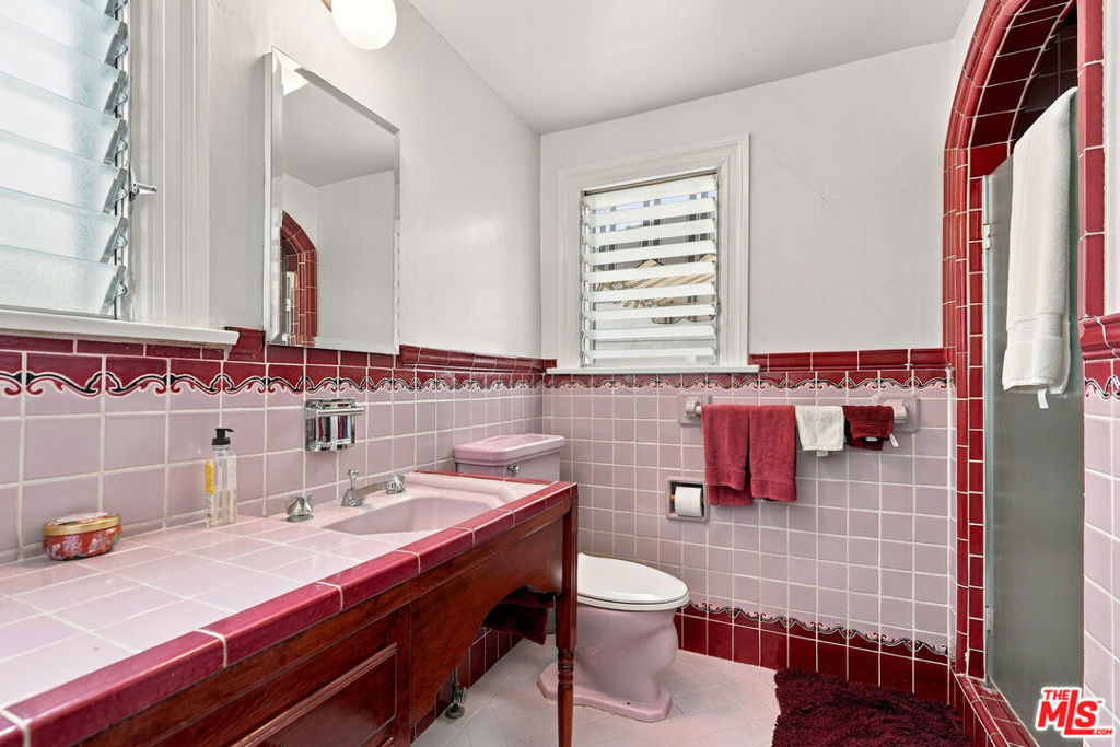 343 N Bronson Avenue - Photo 38