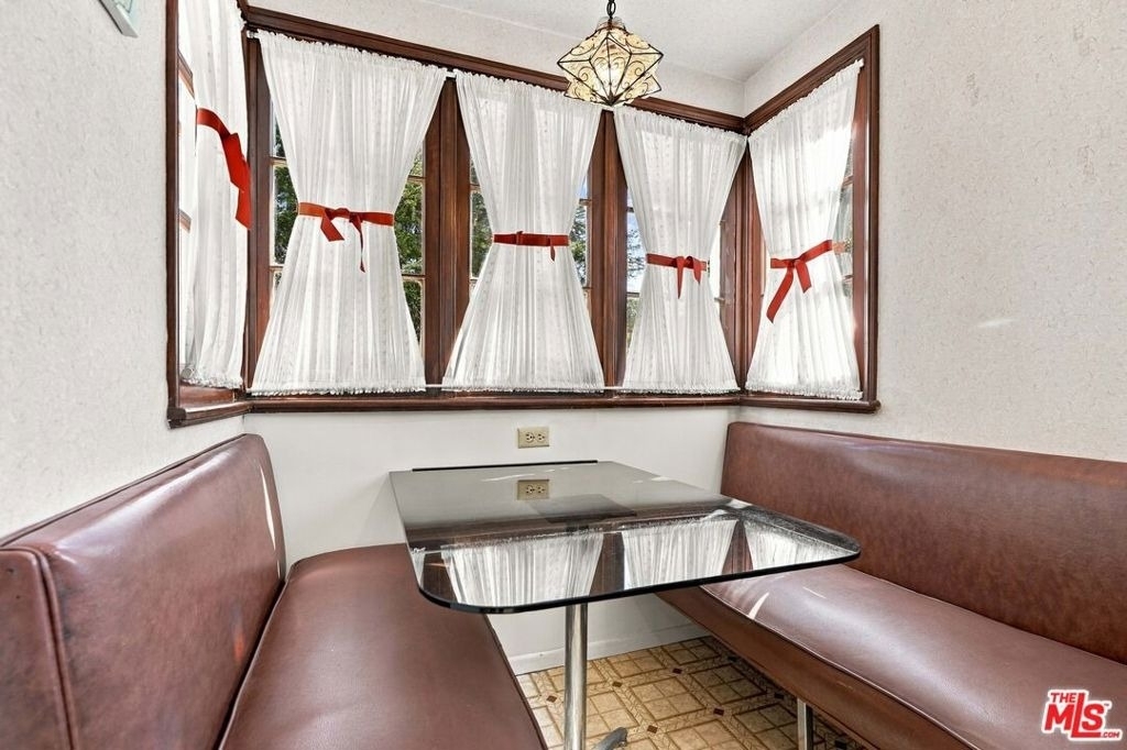 343 N Bronson Avenue - Photo 17