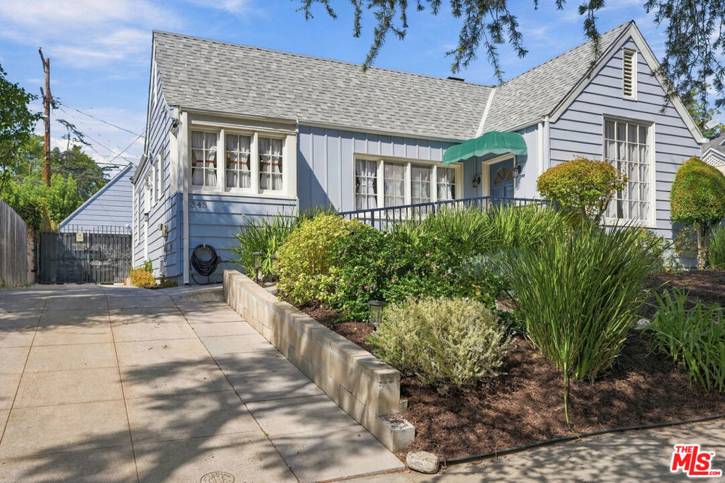 343 N Bronson Avenue - Photo 3
