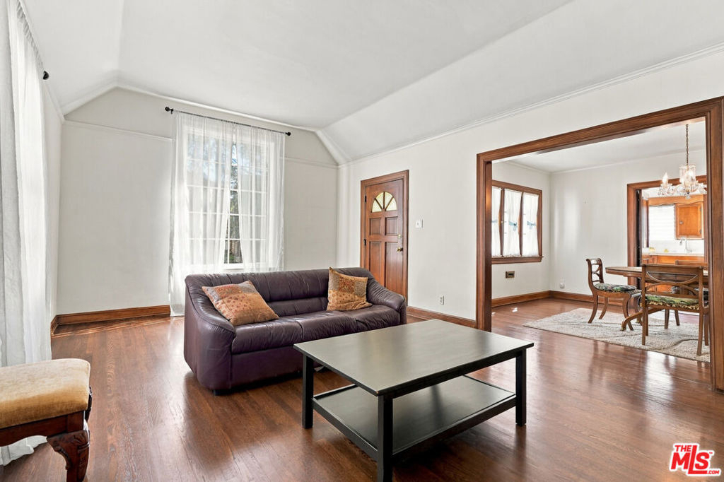 343 N Bronson Avenue - Photo 4