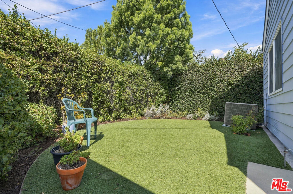 343 N Bronson Avenue - Photo 44