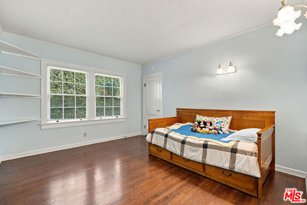 343 N Bronson Avenue - Photo 28