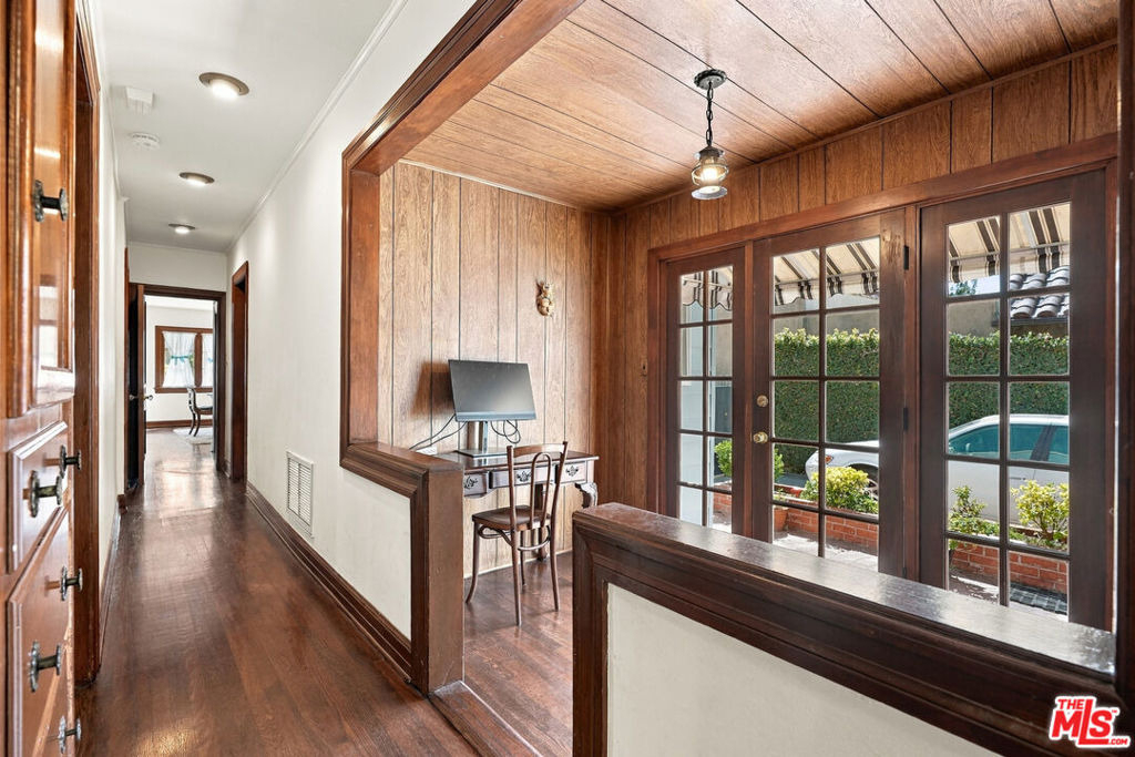 343 N Bronson Avenue - Photo 33