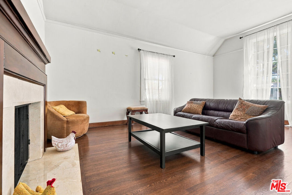 343 N Bronson Avenue - Photo 7