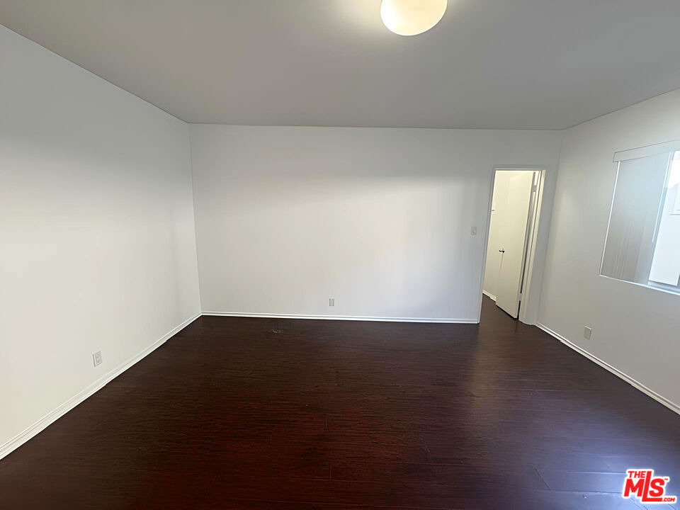 1541 N Laurel Avenue - Photo 14