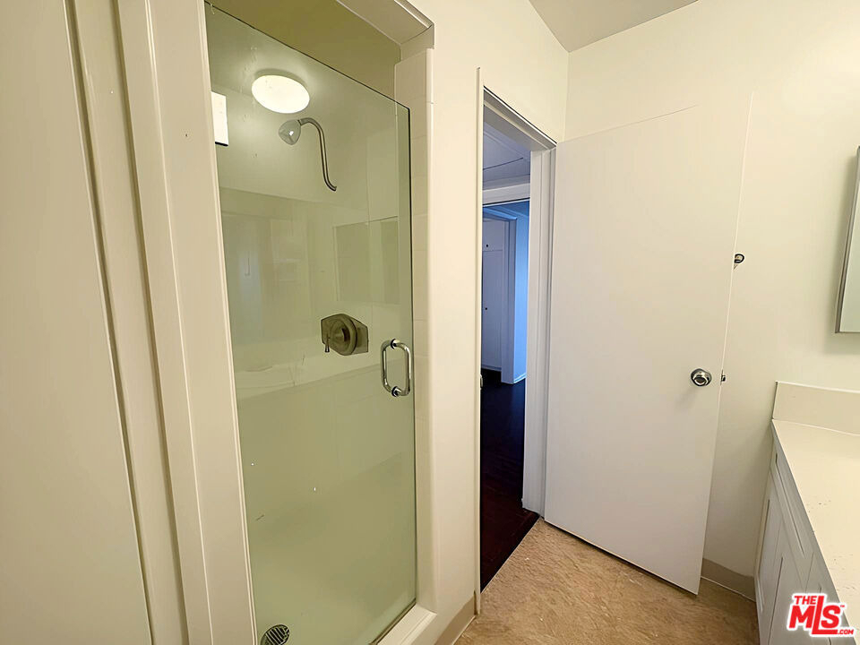 1541 N Laurel Avenue - Photo 17
