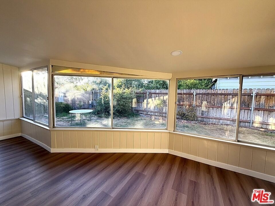 10911 Lemay Street - Photo 32