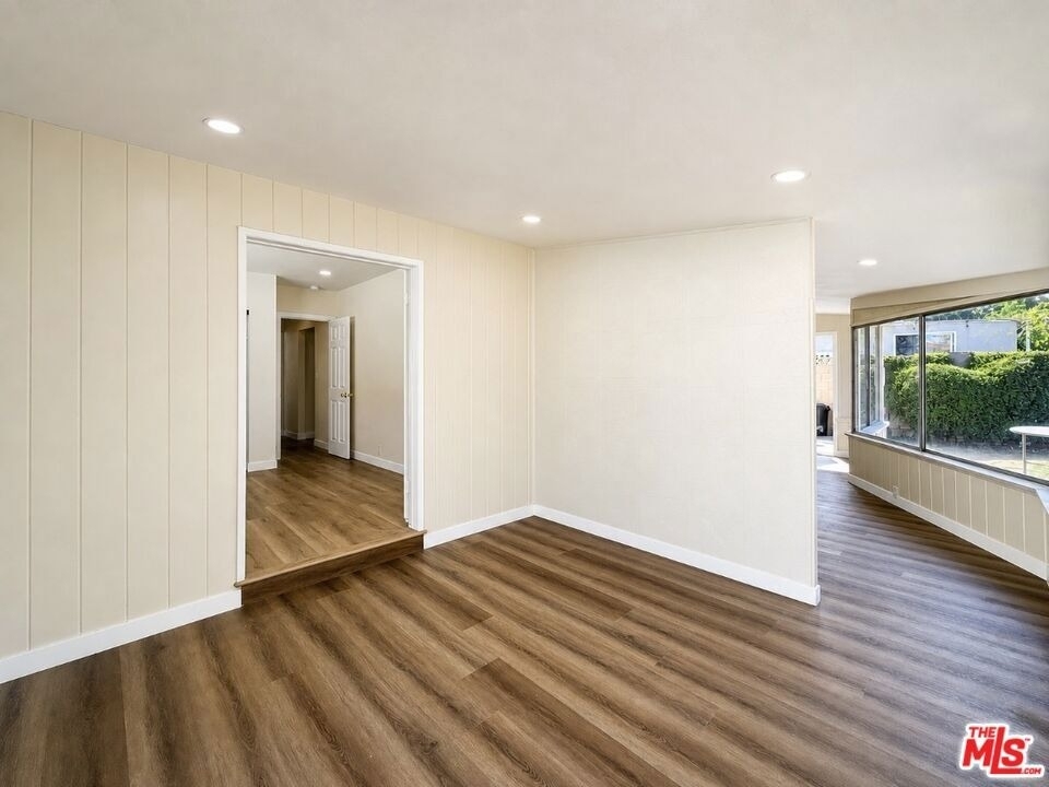 10911 Lemay Street - Photo 31