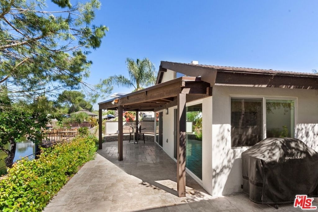 30712 Lakefront Drive - Photo 4