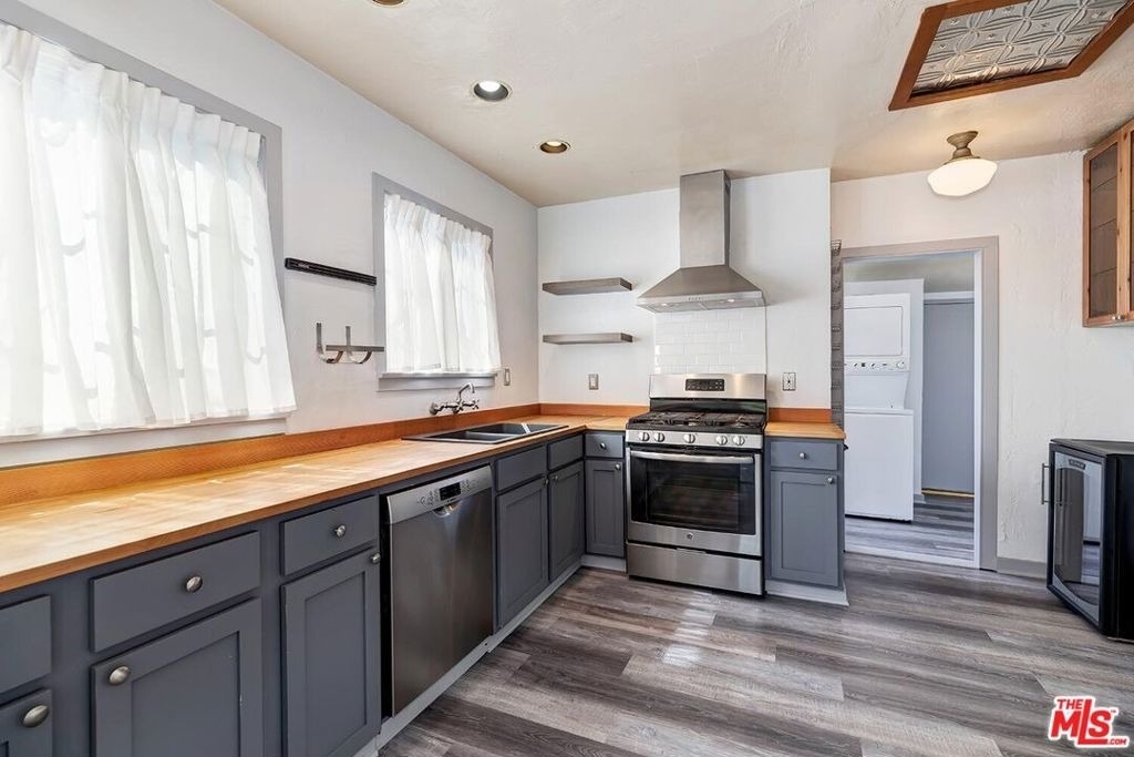 3819 Goldwyn Terrace - Photo 10
