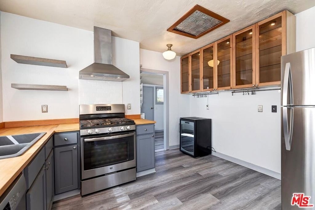 3819 Goldwyn Terrace - Photo 11
