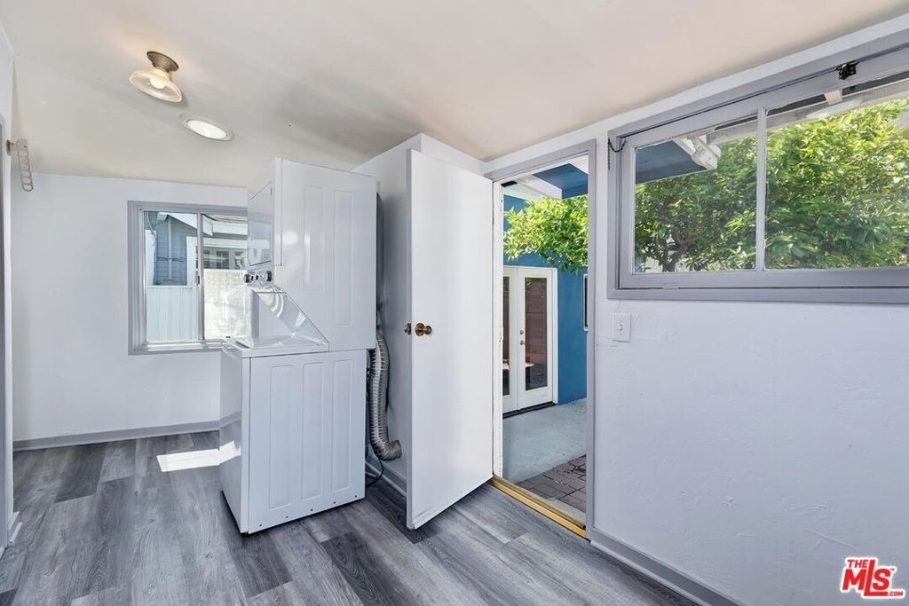 3819 Goldwyn Terrace - Photo 18