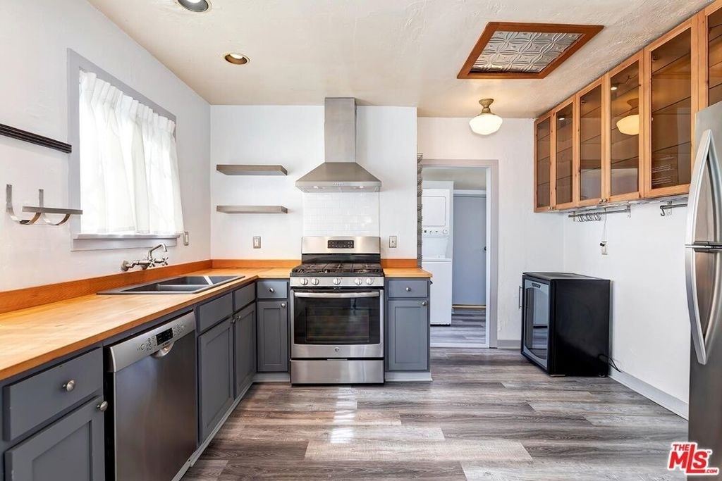 3819 Goldwyn Terrace - Photo 9