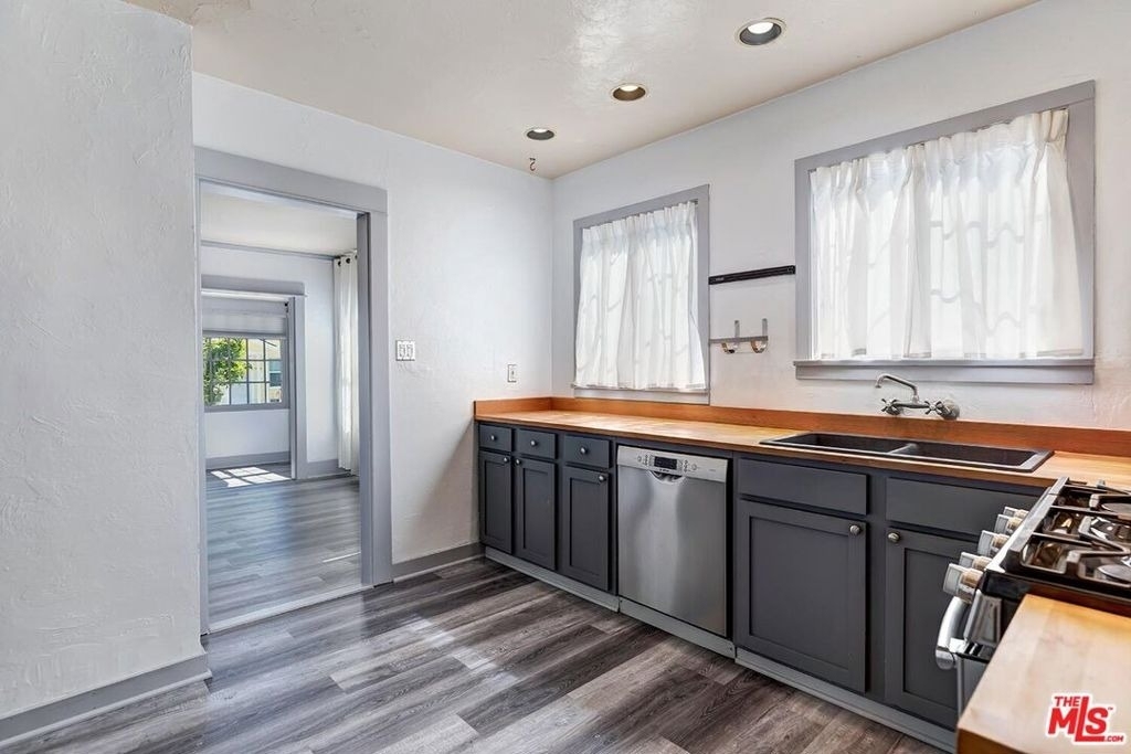 3819 Goldwyn Terrace - Photo 12