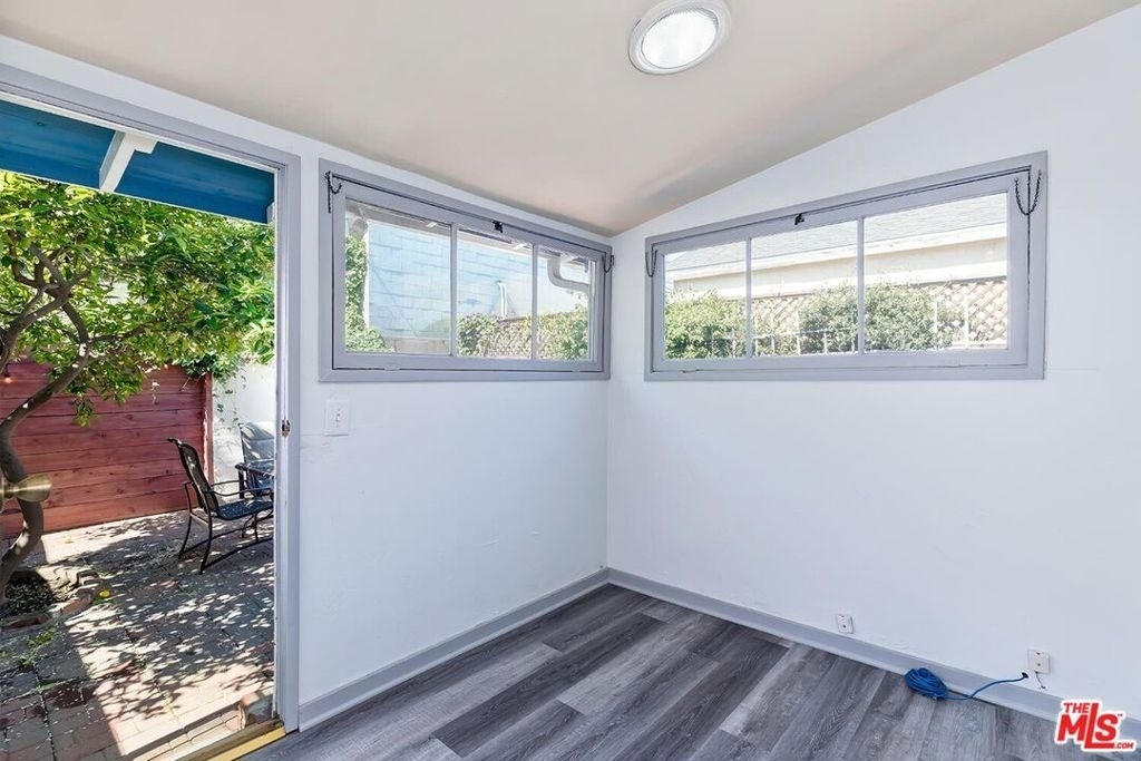 3819 Goldwyn Terrace - Photo 17