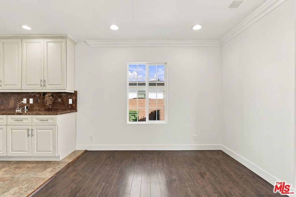 10551 Blucher Avenue - Photo 7