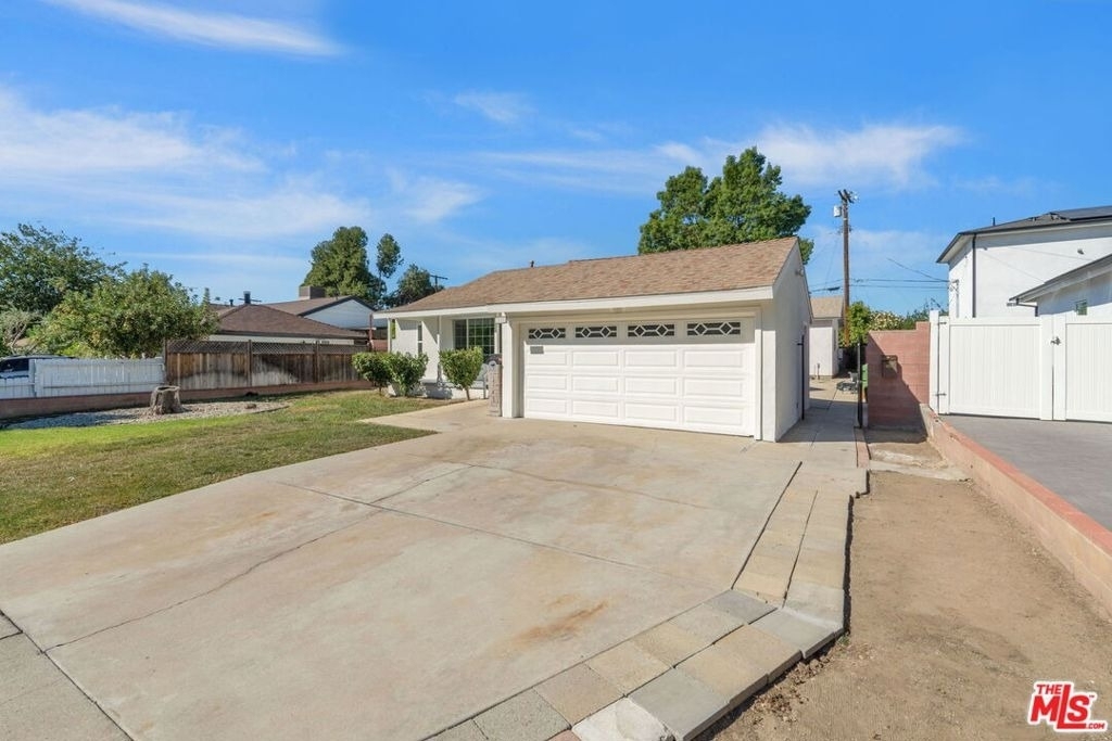 10551 Blucher Avenue - Photo 2
