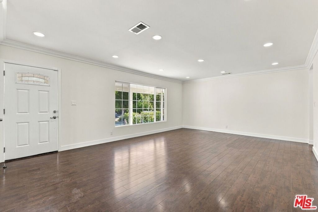 10551 Blucher Avenue - Photo 4
