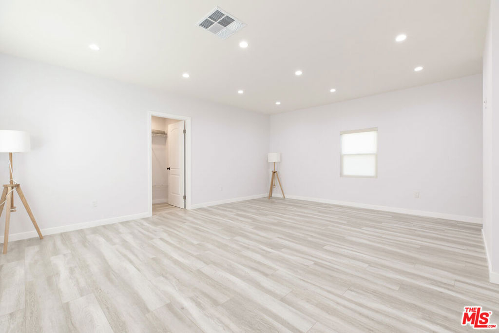 715 S Lake Street - Photo 20