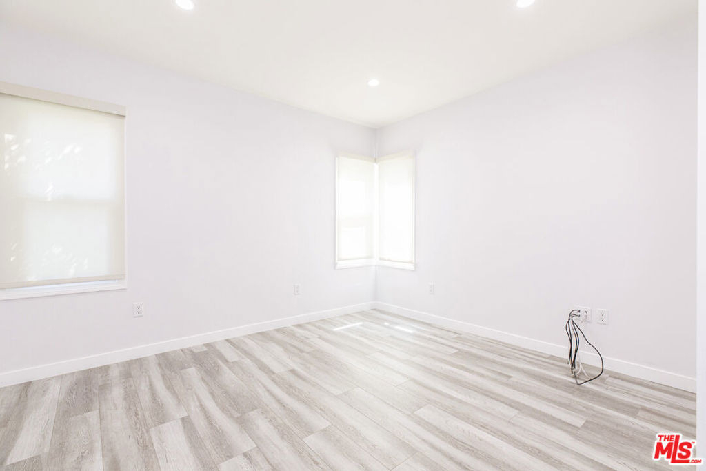 715 S Lake Street - Photo 18