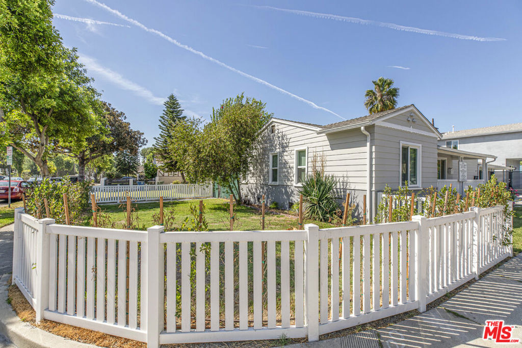 715 S Lake Street - Photo 4