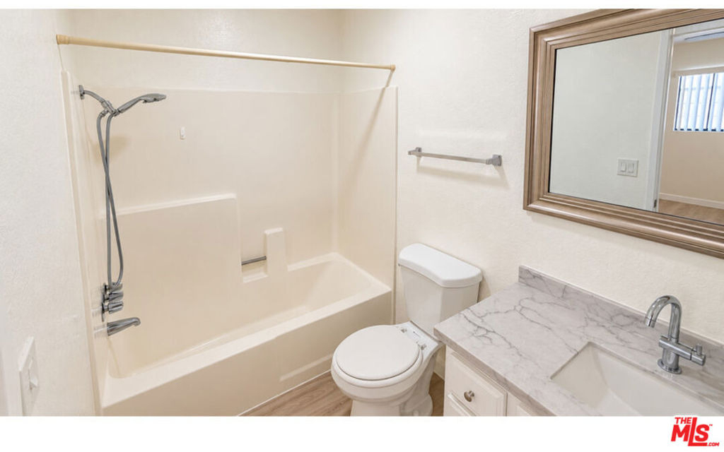 15141 Burbank Boulevard - Photo 7
