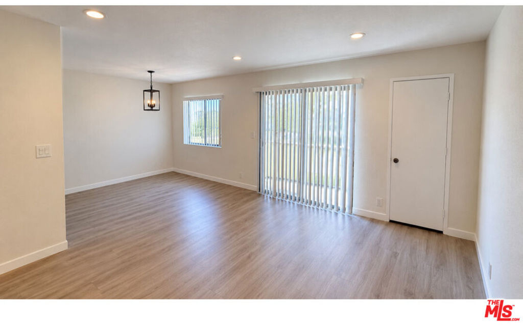15141 Burbank Boulevard - Photo 6