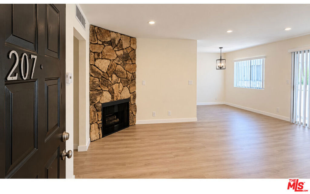 15141 Burbank Boulevard - Photo 0