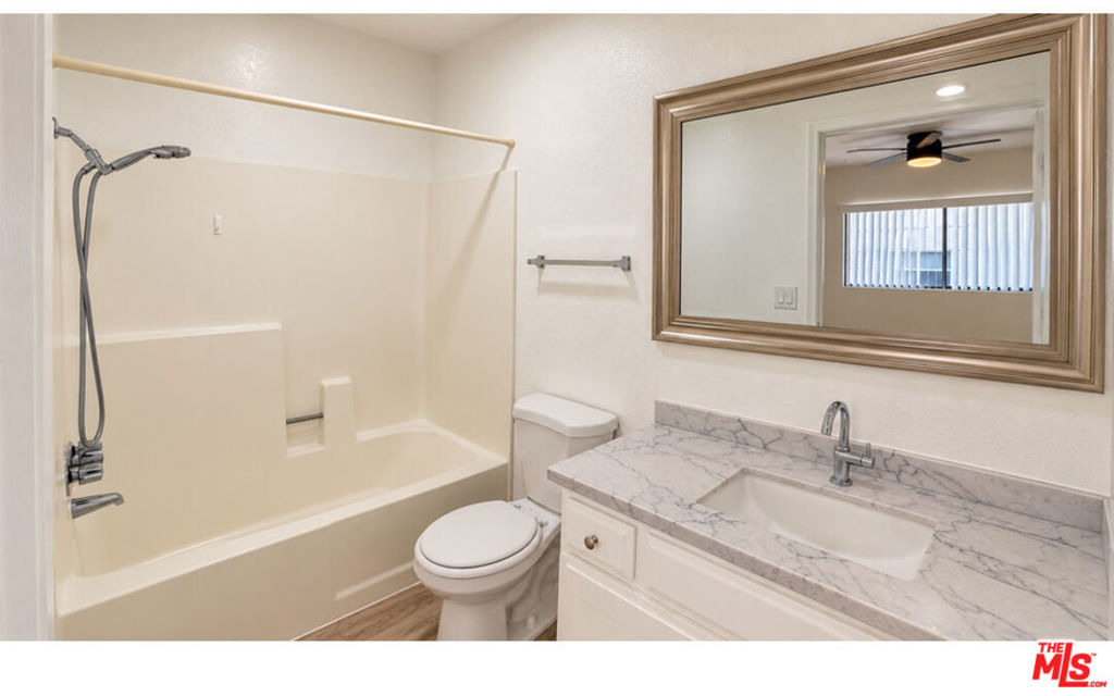15141 Burbank Boulevard - Photo 8