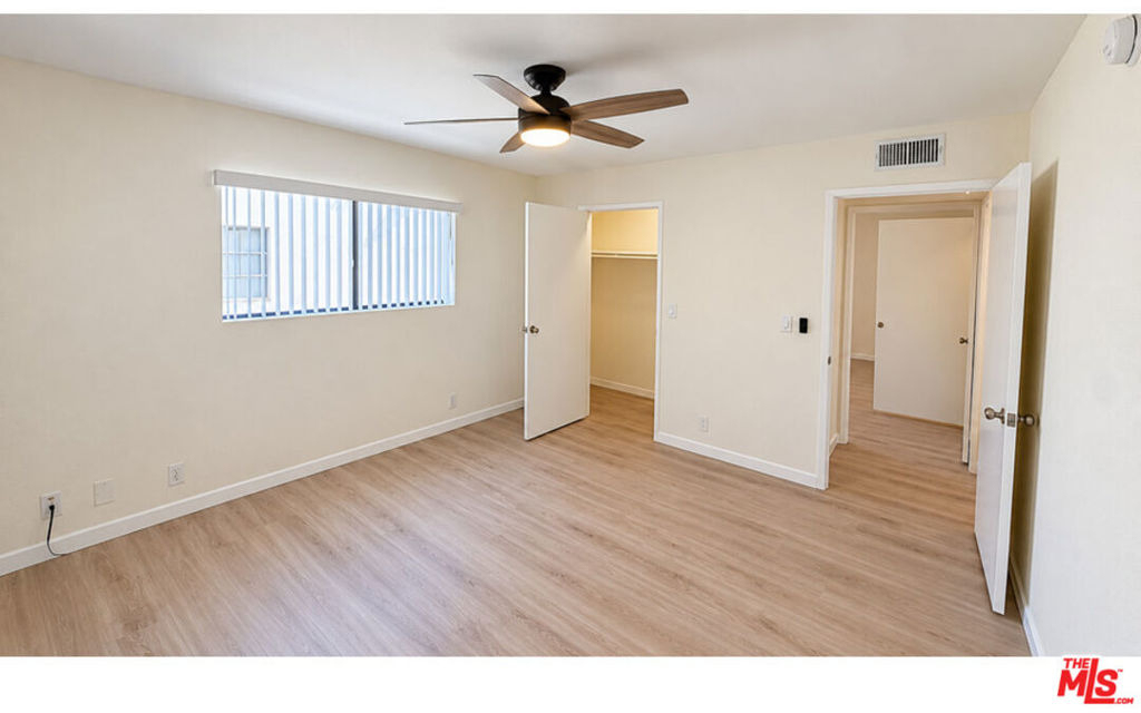 15141 Burbank Boulevard - Photo 9
