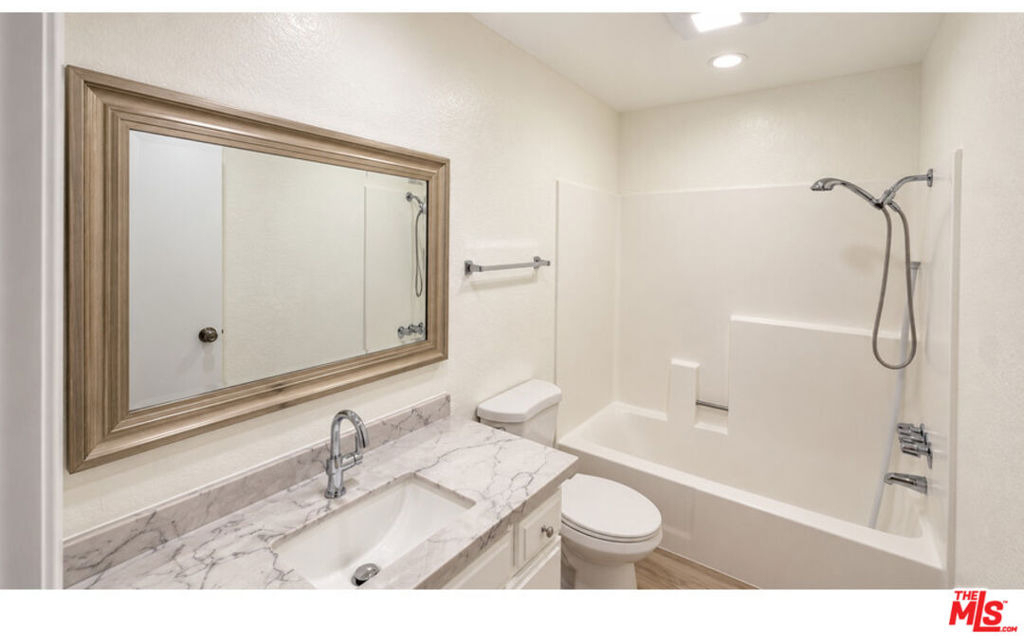 15141 Burbank Boulevard - Photo 4