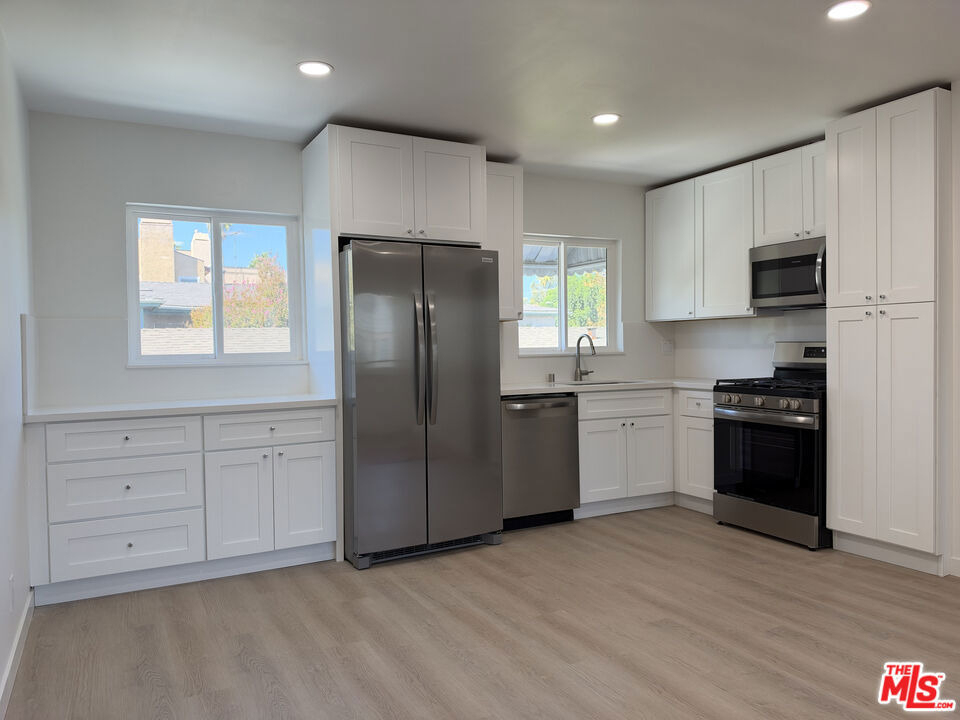 11500 Riverside Drive - Photo 0