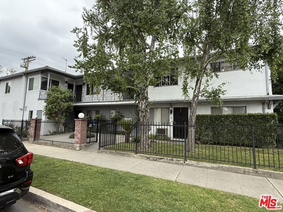 11500 Riverside Drive - Photo 17